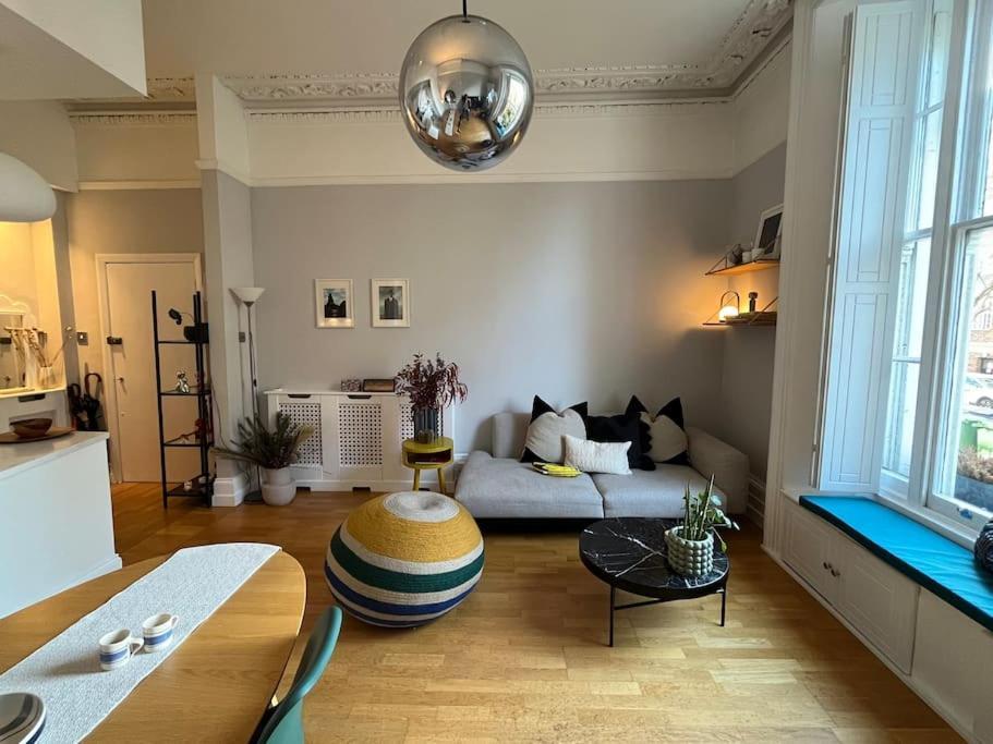 Gorgeous 2 Bedroom Flat In Charming Swiss Cottage Londen Buitenkant foto