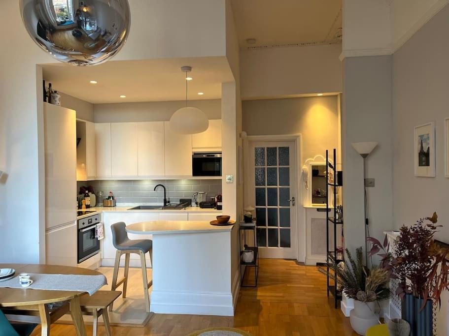 Gorgeous 2 Bedroom Flat In Charming Swiss Cottage Londen Buitenkant foto